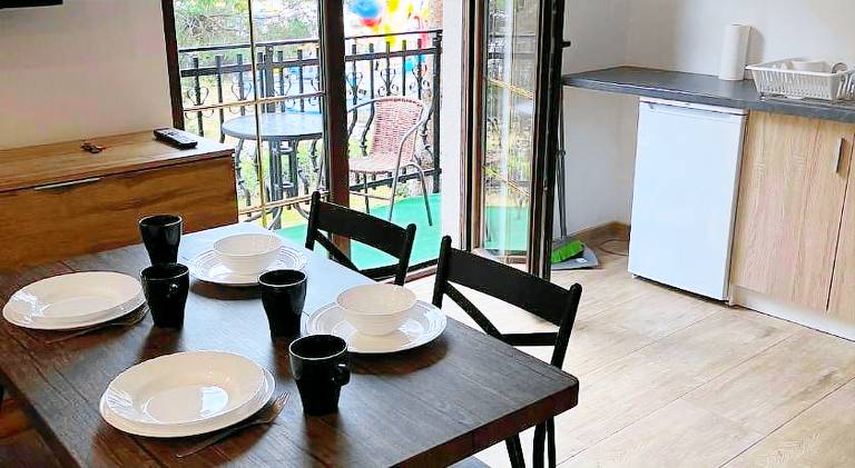 Serviced apartment with barbeque, garden & terrace — photo 3