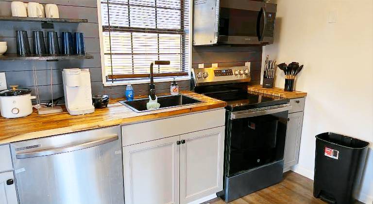 House with jacuzzi — photo 4