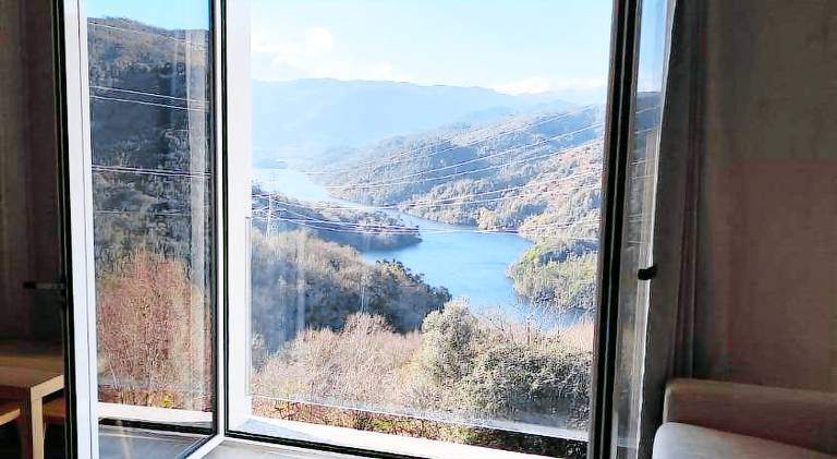 Spacious vacation home with pool, patio & jacuzzi | Pet-friendly in Braga
