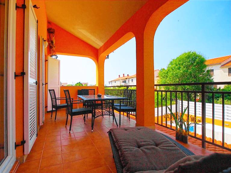 Villa with terrace, private pool & yard — photo 5