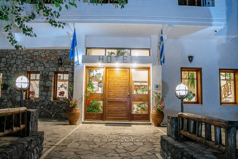 Neos Omalos in Platanias