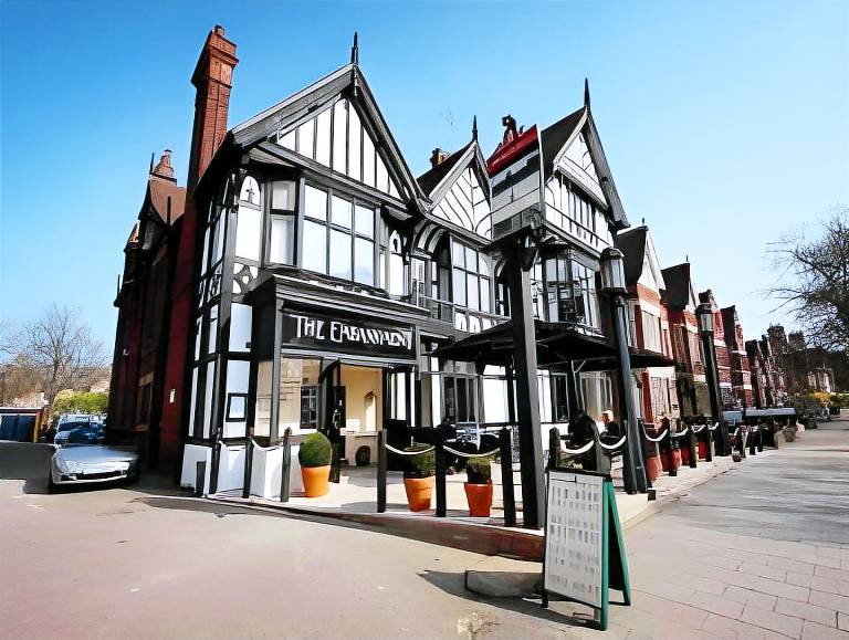 Embankment Hotel in Bedford