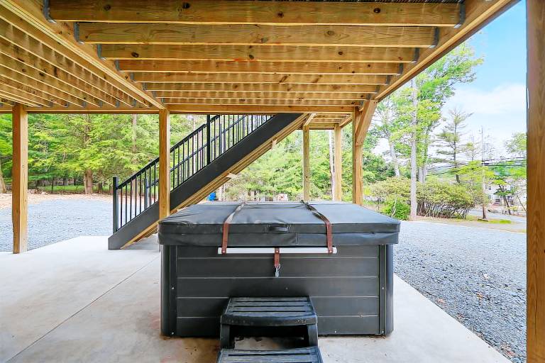 Lucky Buck by PMR, 7BR Luxury Cabin, Lake View, EV Charge, Sleeps 22 — photo 4