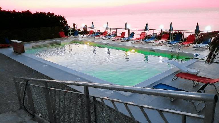 Le Terrazze sul Mare Bio - Agriturismo con ristorante: Chalet in legno — photo 5