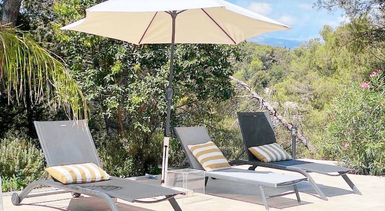 Fully equipped villa with garden, private pool & patio | Perfect for remote work | Dogs allowed — photo 3