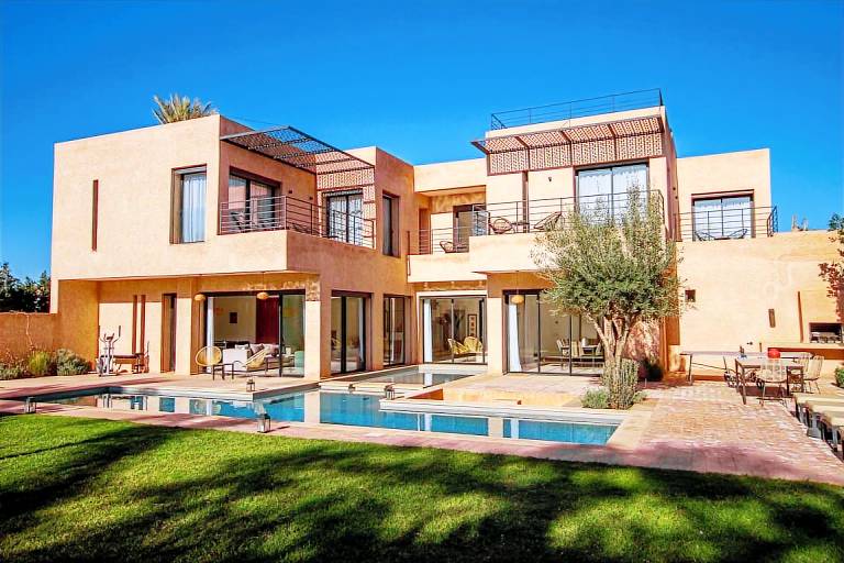 Villa Olya 520 sqm Architect Designed Villa with