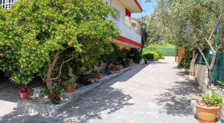 Anestis Apartments & rooms — photo 4