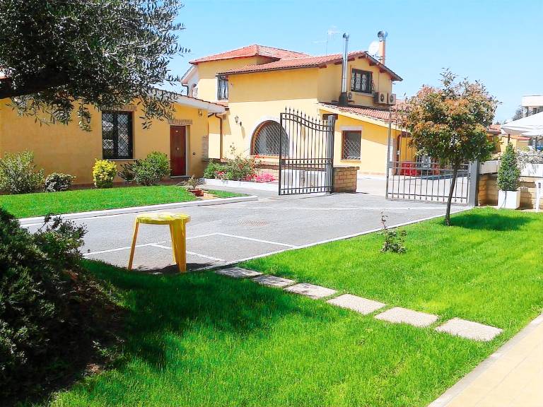 B&B Hotel Pomezia Cortese in Pomezia