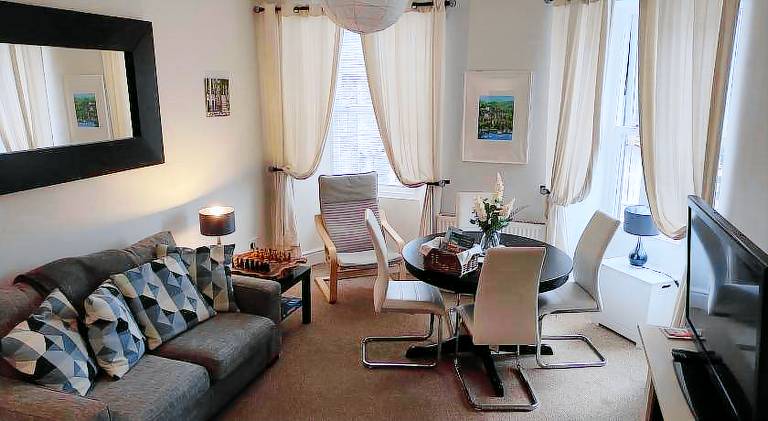 Holiday apartment with 3 rooms for 6 persons — photo 2