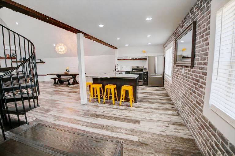 House  Dakota