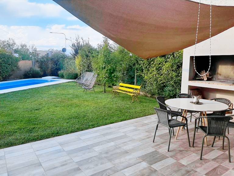 Fully equipped villa with pool, grill & yard | Perfect for remote work | Pets are welcome — photo 4