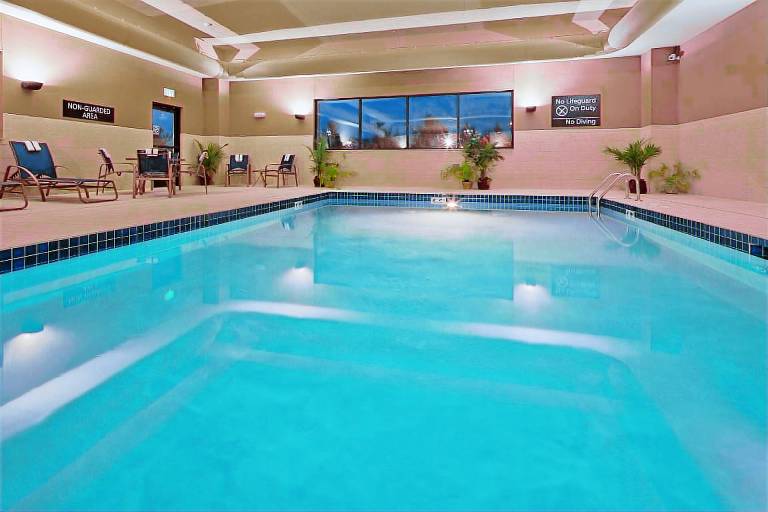 Hampton Inn Beloit — photo 5