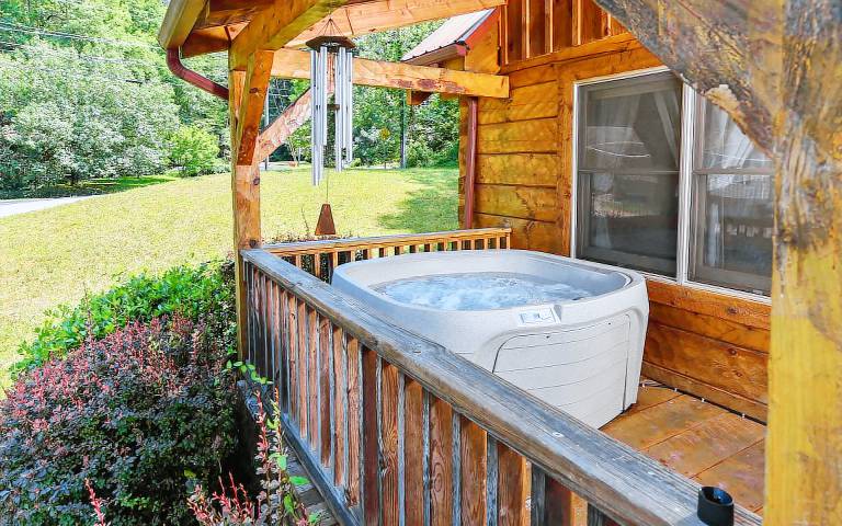 Bring Fido, Soak in the Hot Tub, Read Fireside & Hop to Local Attractions in Minutes - Holden On — photo 3