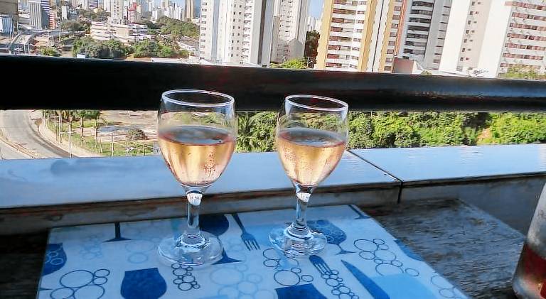 Serviced apartment with pool & garden in Santos