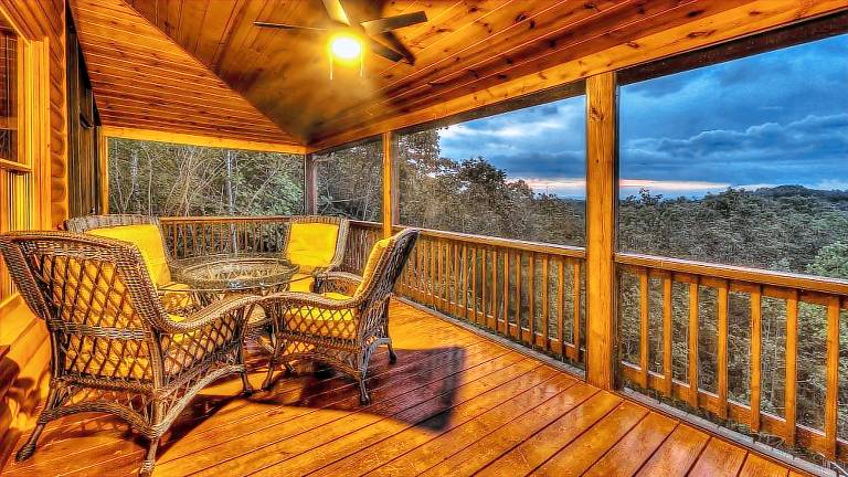 Majestic Sunrise- Pet Friendly Screened Porch Hot Tub — photo 5