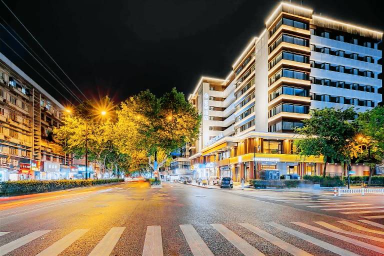Atour Hotel Hangzhou West Lake Hefangjie in Hangzhou