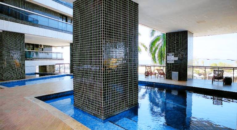 Vacation home with pool & jacuzzi — photo 3