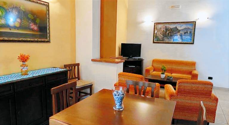 Apartment with 2 rooms for 4 persons — photo 3