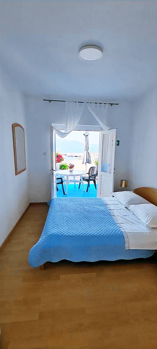 Apartment with terrace & grill | Sea view — photo 4