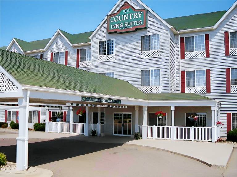 Country Inn & Suites by Radisson, Watertown, SD in Watertown, SD