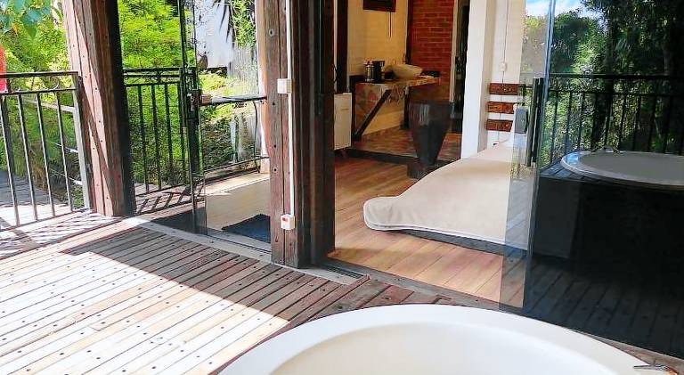 Casa Container 80 - Suites privativas e sofisticadas integradas a natureza — photo 2