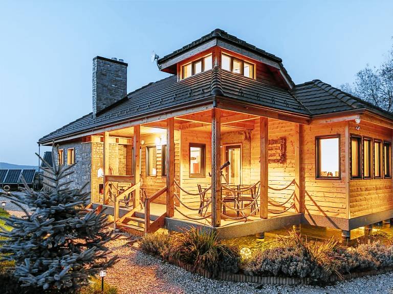 Kleines Haus mit Werkstatt