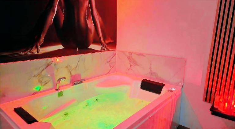 Holiday apartment with jacuzzi — photo 3