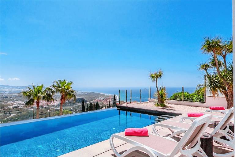 Villa 'Malaika' with Sea View, Wi-Fi and Air Conditioning — photo 2
