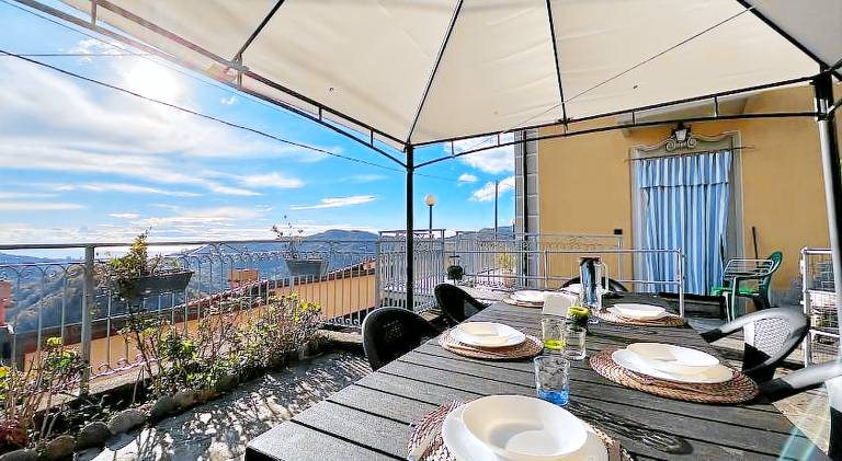 Villa with barbecue, yard & patio — photo 3
