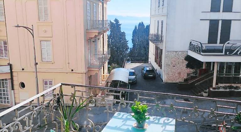 Holiday apartment with patio — photo 5