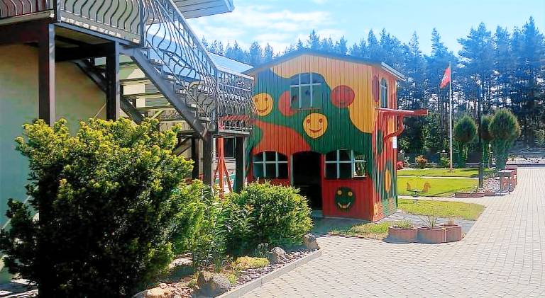 Lodge with barbeque, terrace & garden — photo 4