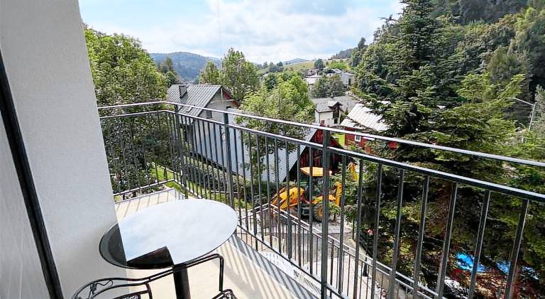 Apartment with barbeque & terrace — photo 4