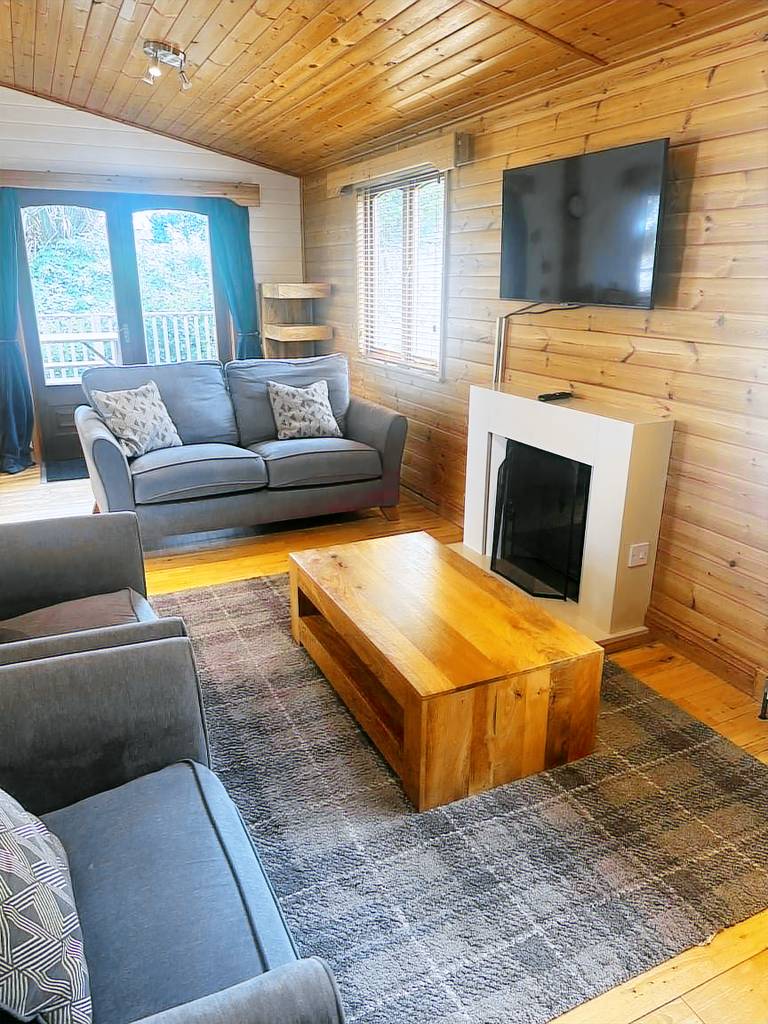 Serene Watermouth Cabin Retreat with Hot Tub & Stunning Coastal Views — photo 5