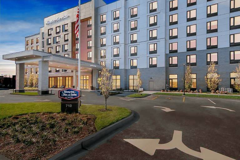 Hampton Inn & Suites by Hilton Chicago Medical District UIC — photo 2