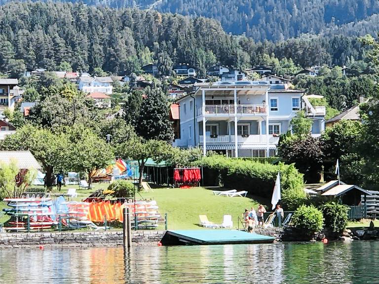 Child-friendly holiday apartment with yard & terrace | Lake view | Pets are welcome — photo 5