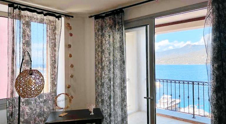 Rental apartment with patio & hot tub — photo 4
