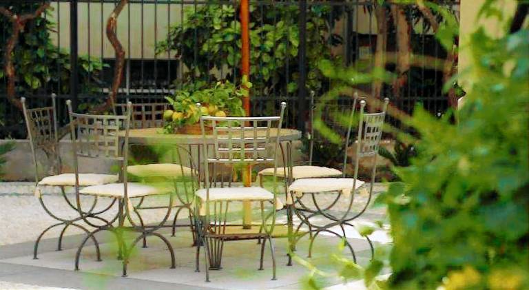 Serviced apartment with yard | Perfect for remote work — photo 3