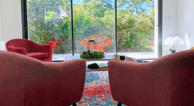 Villa with barbecue, yard & patio in Bandol