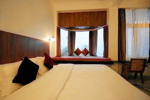 BHOPAL LAKE STAYS