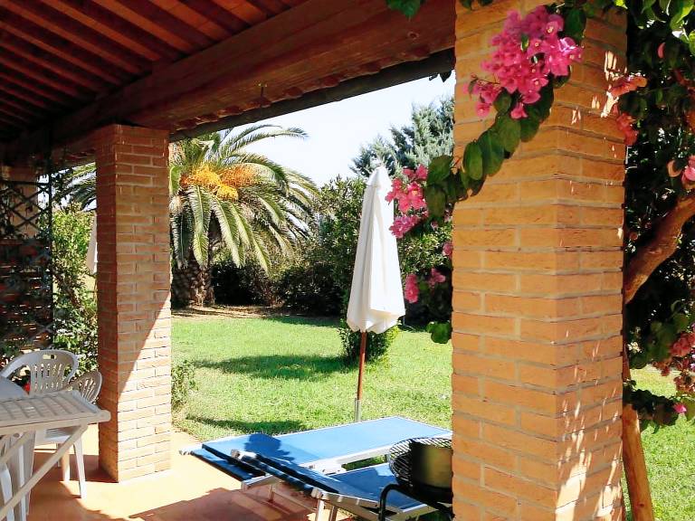 Children-friendly nice rental apartment with grill & yard | Nature view | Pets allowed — photo 5