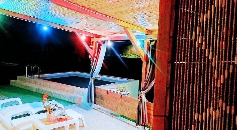 Vacation home with pool — photo 5