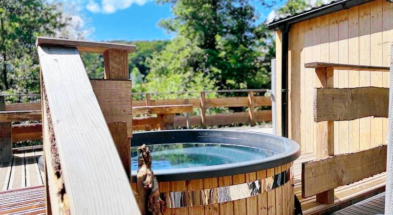 Vacation home with hot tub, yard & terrace | Pets are welcome — photo 5