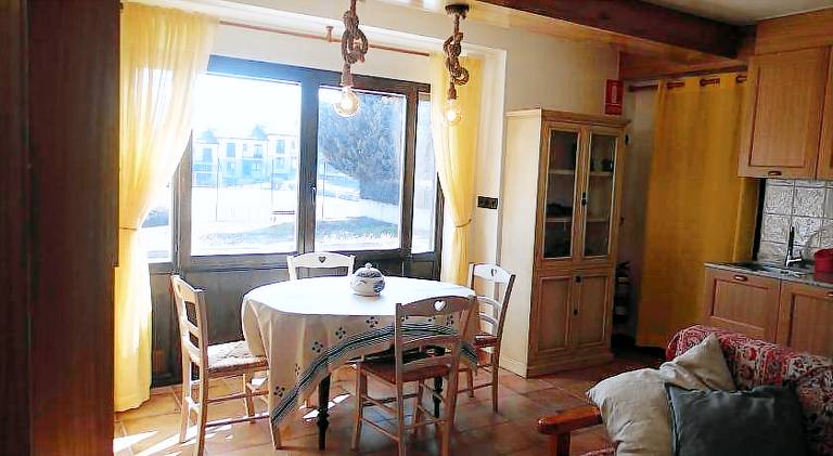 Holiday apartment with 2 rooms for 6 persons in Pamplona