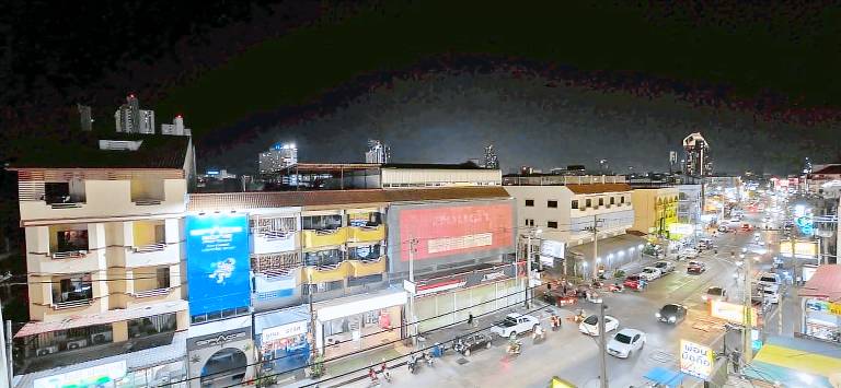 1BR Condo Close to Beach J501