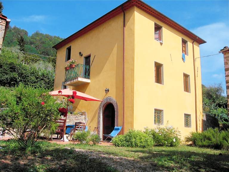 Ferienhaus in Guzzano-pieve di Controne, Brandeglio für max. 8 Personen