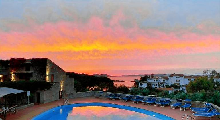 Holiday apartment with terrace & pool — photo 3