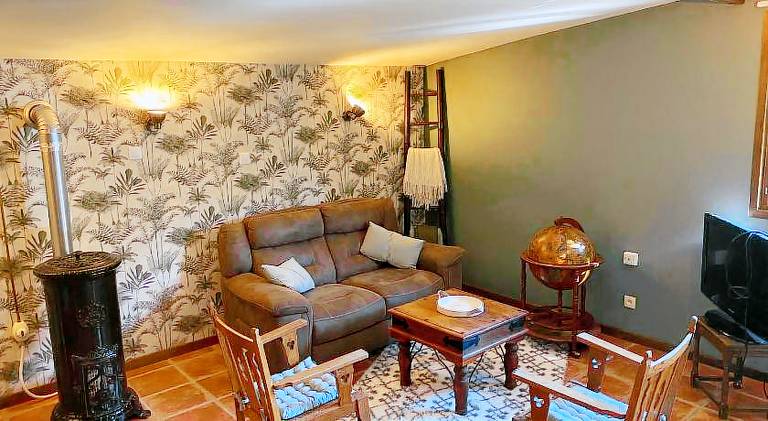 Apartment with terrace, garden & pool | Pet-friendly in Cahors