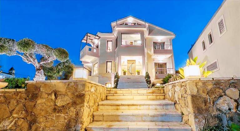Fully equipped villa with BBQ, garden & private pool | Perfect for remote work | Dogs allowed — photo 3