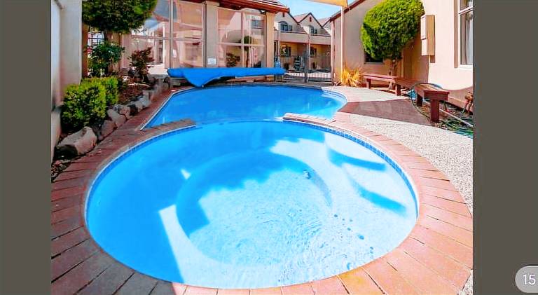 Lovely vacation home with pool | Close to the beach | Pet-friendly — photo 4