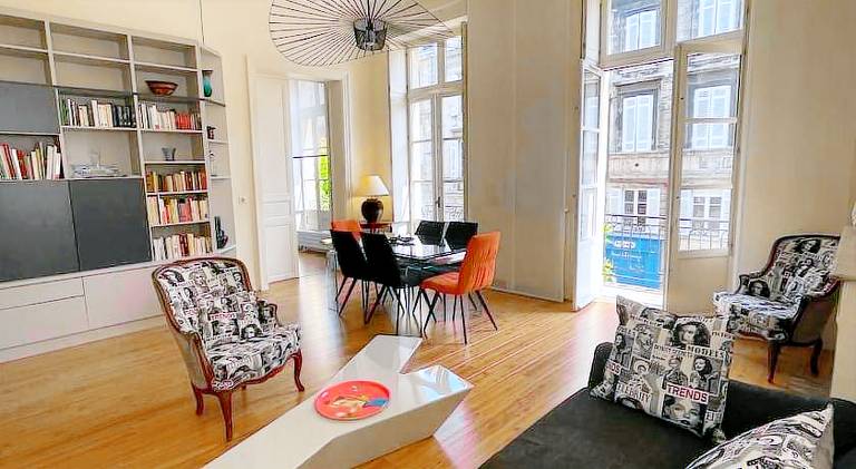 Apartment with terrace | Close to Bordeaux Cathedral — photo 2